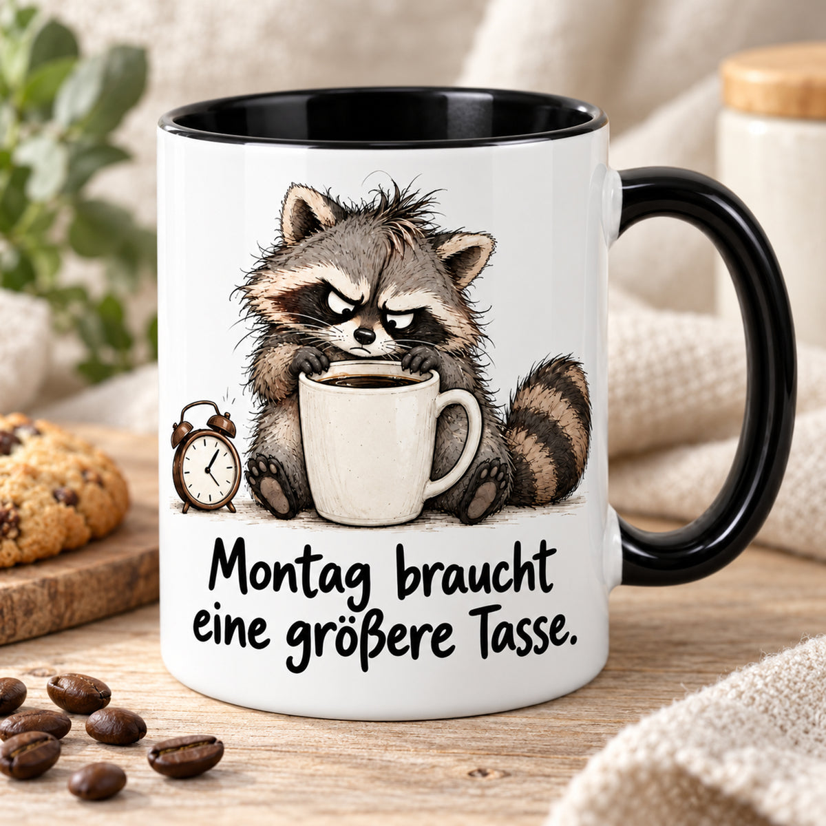 Waschbär-Tasse Montag, Ansicht 5, weiß mit schwarzem Henkel und schwarzer Innenseite