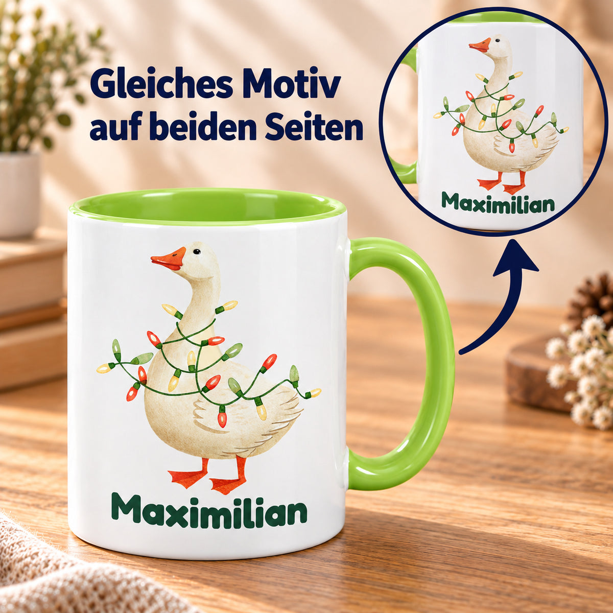 Dasselbe Gänsemotiv und derselbe Beispielname auf beiden Seiten einer hellgrünen Tasse