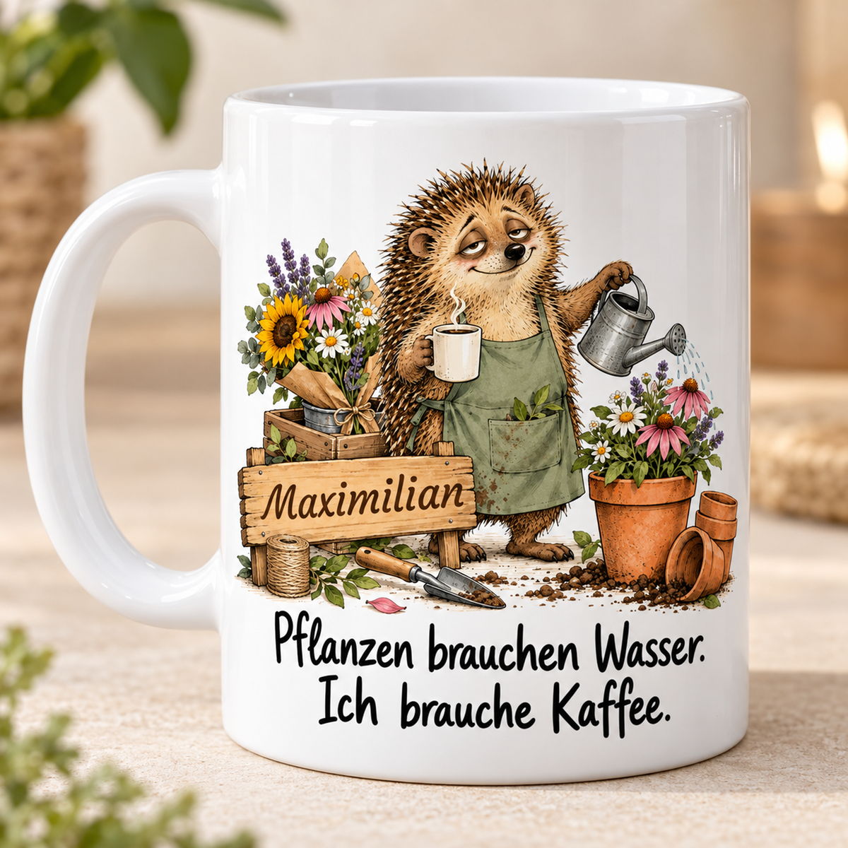 Gärtnerei: weiße Tasse mit Igel-Berufsmotiv, Spruch und Beispielname Maximilian – bedruckte Rückseite