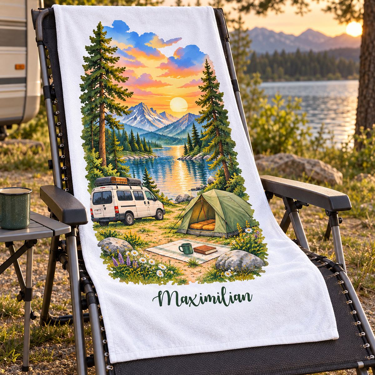 Camping-Handtuch Sonnenuntergang am Bergsee mit Wunschname – Ansicht 2