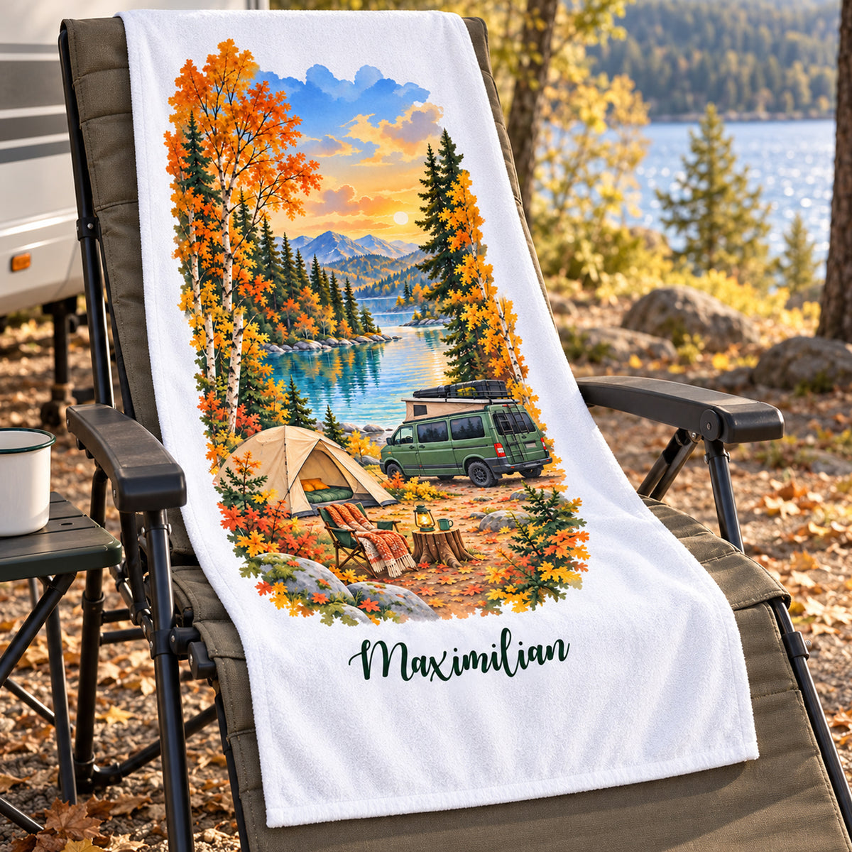 Camping-Handtuch Herbstliche Seebucht mit Wunschname – Ansicht 2