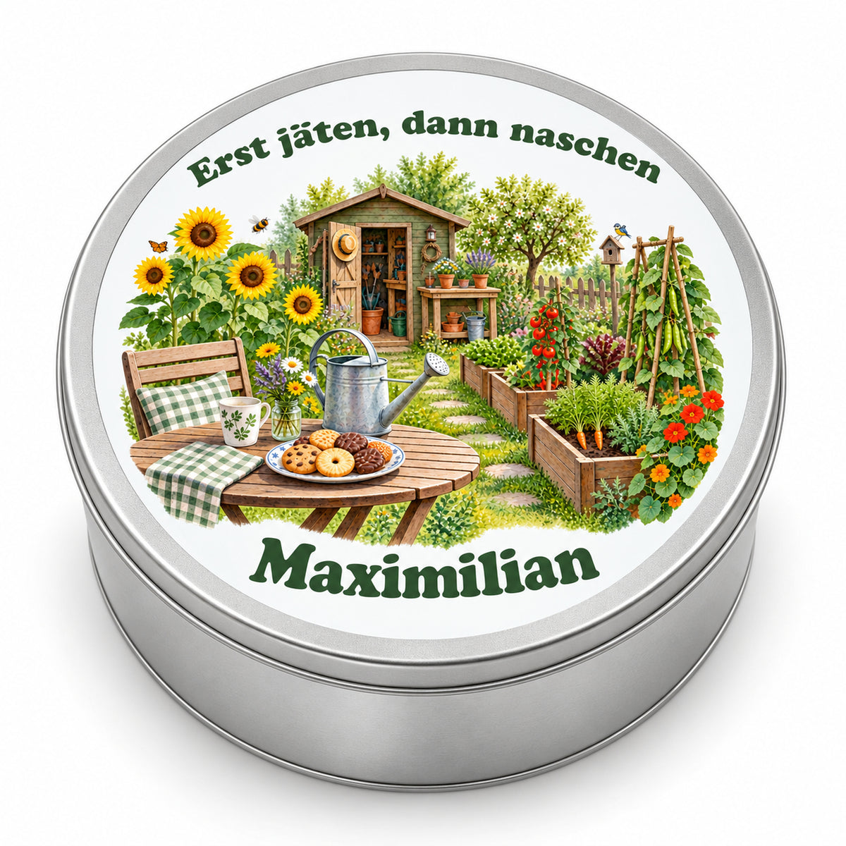 Runde personalisierte Keksdose mit Hochbeeten und Sonnenblumen und Gartenspruch auf weißem Hintergrund.