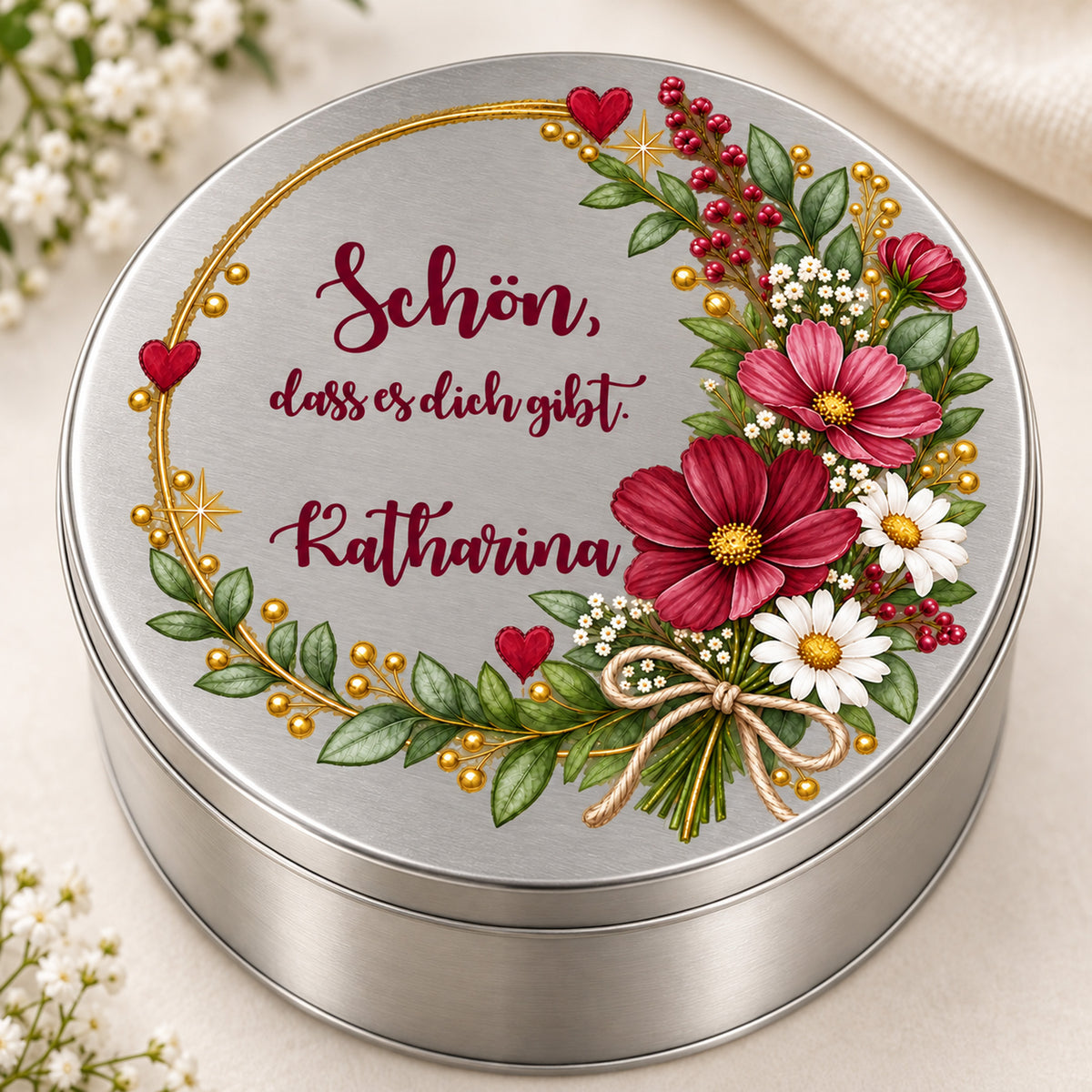Nahansicht des bedruckten Deckels mit Blumen, Spruch und Name – Motiv „Schön, dass es dich gibt“