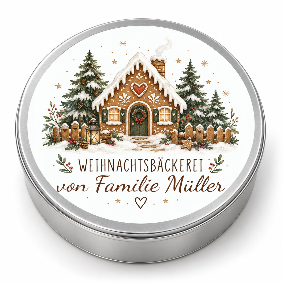 Runde silberne Keksdose mit Weihnachtsbäckerei-Motiv Waldhäuschen und personalisierter Textzeile auf dem Deckel.