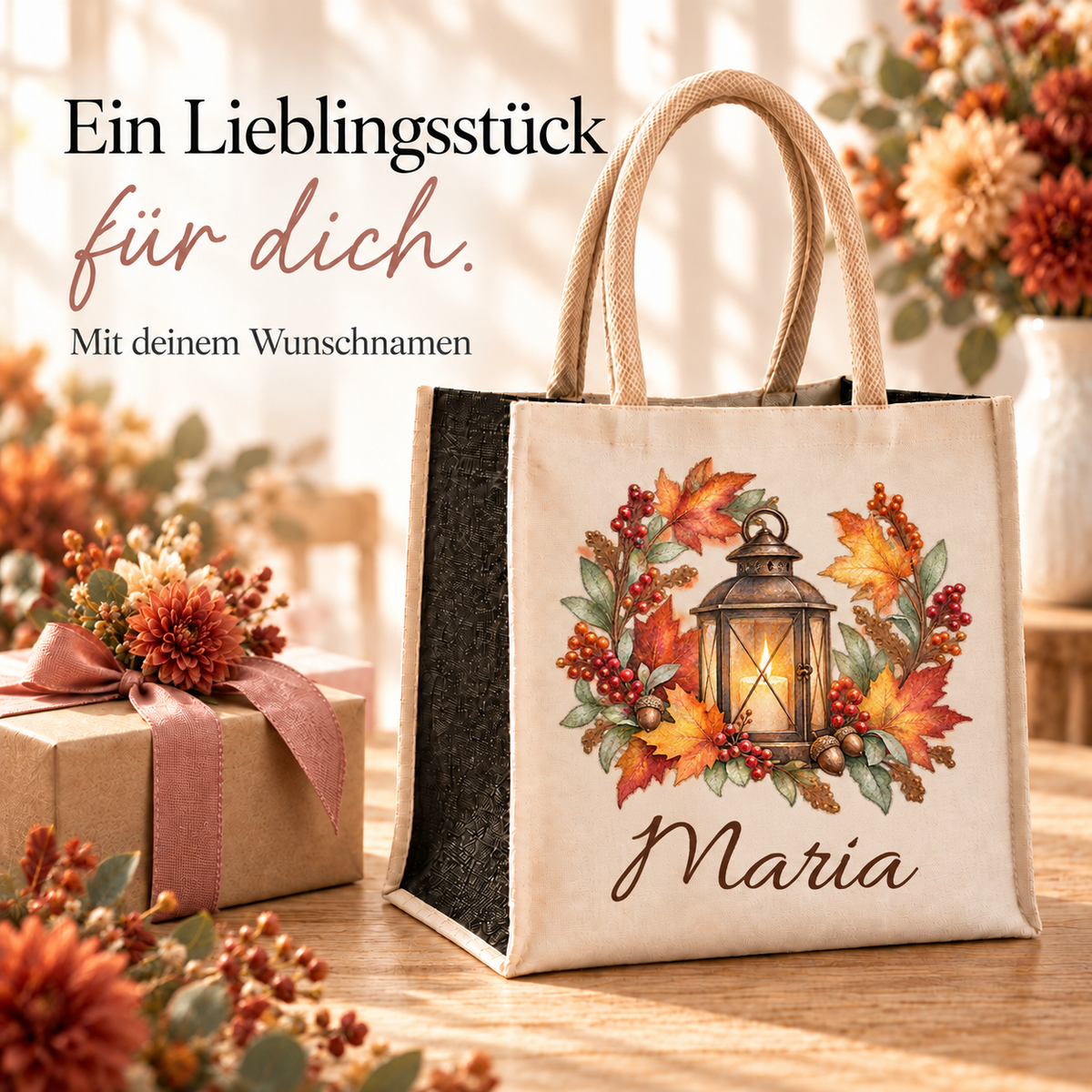 Tasche mit Laterne im Herbstkranz und Wunschname in einer warmen Geschenkszene