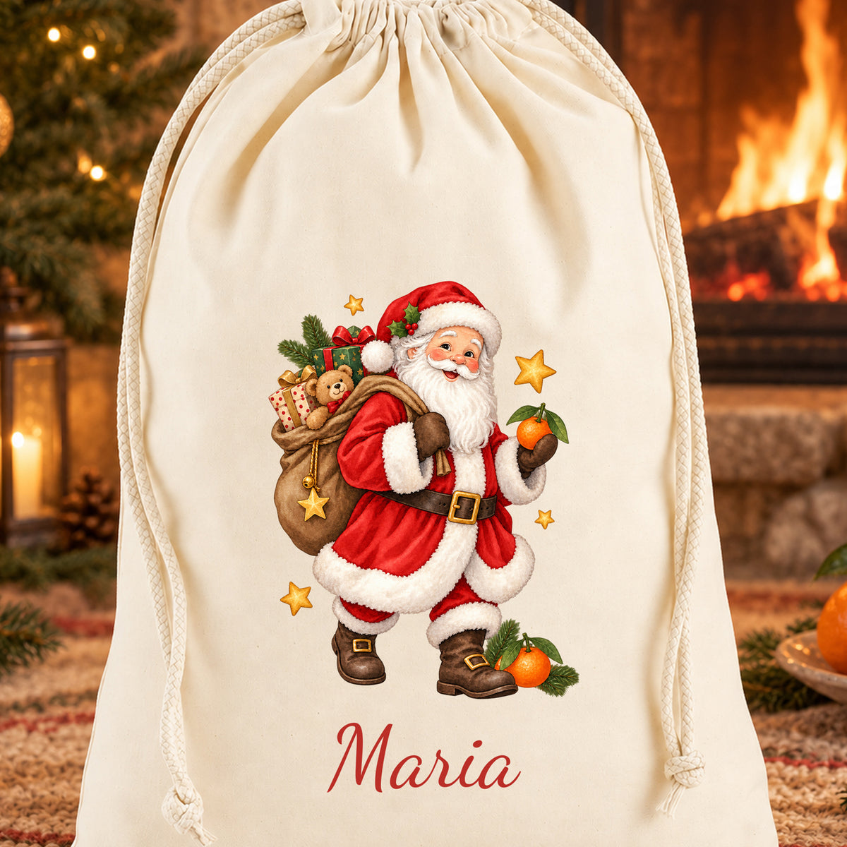 Bedruckter Nikolaus-Geschenksack als weihnachtliche Geschenkverpackung in einer festlichen Umgebung