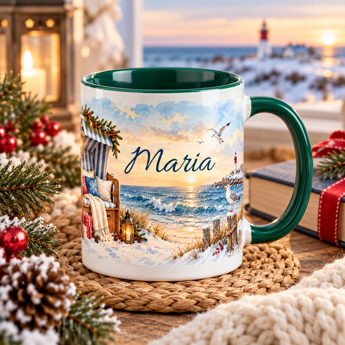Personalisierte Weihnachtstasse Weihnachten am Strandkorb in einer gemütlichen maritimen Leseszene.