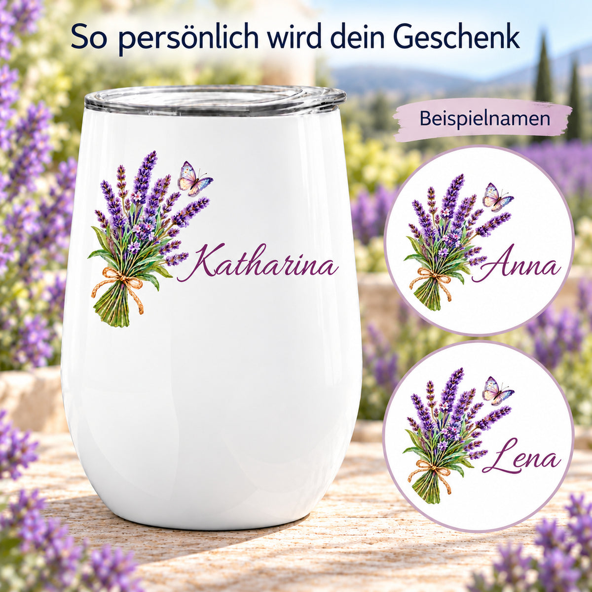 Ein Weinbecher mit Lavendel und Wunschname neben zwei runden flachen Motivdetails mit anderen Namen