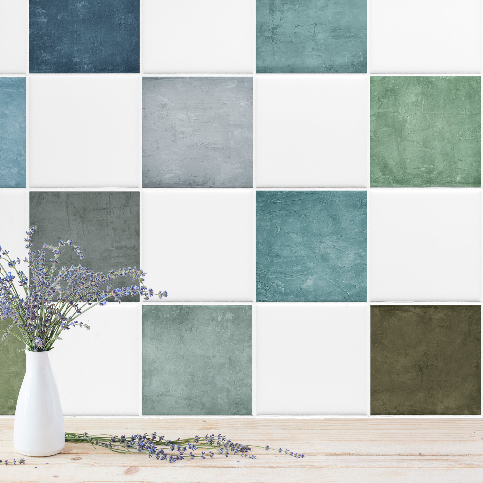 Fliesenaufkleber in sanften Grüntönen