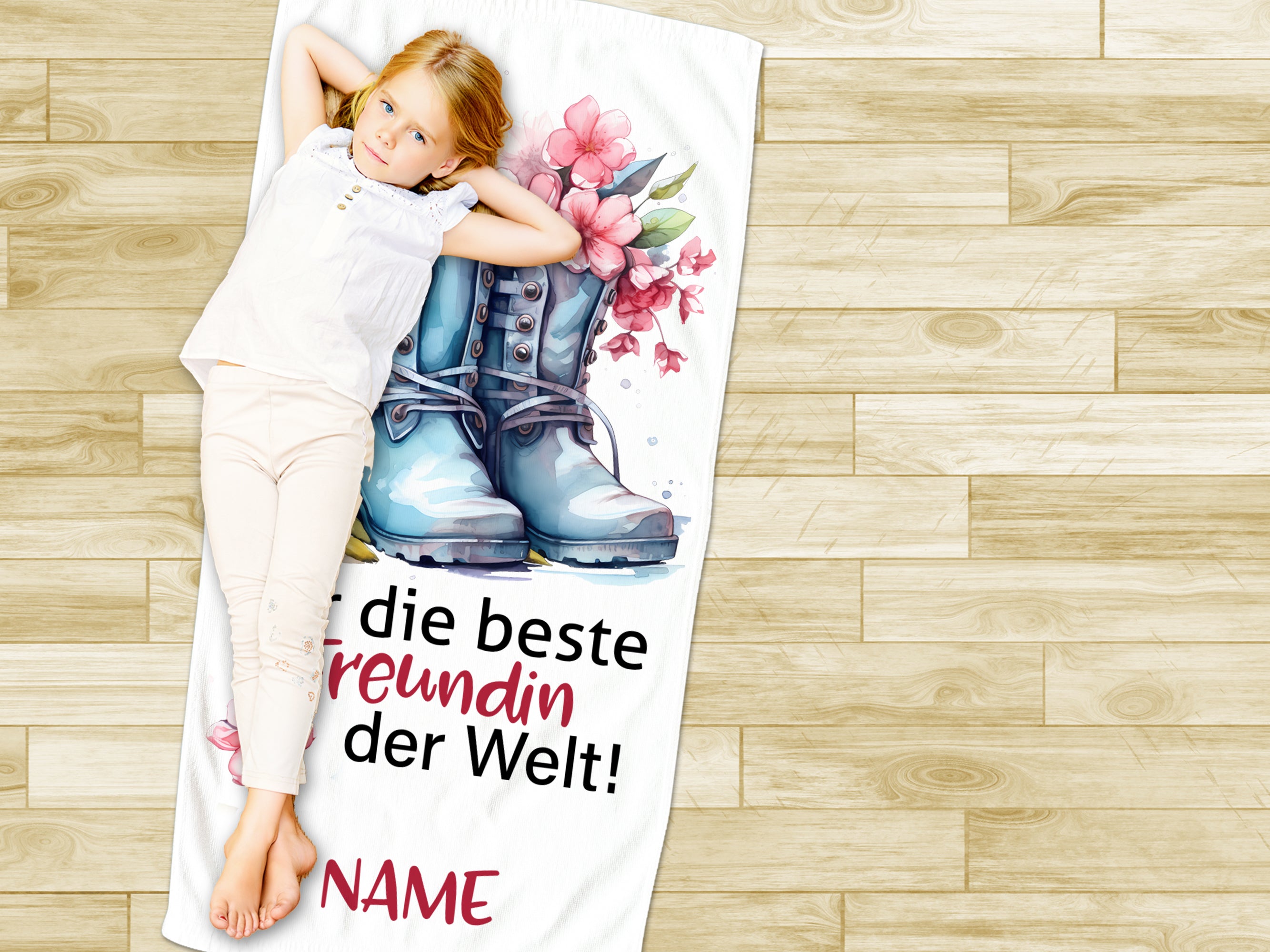 Handtuch mit Blumen und Stiefeln