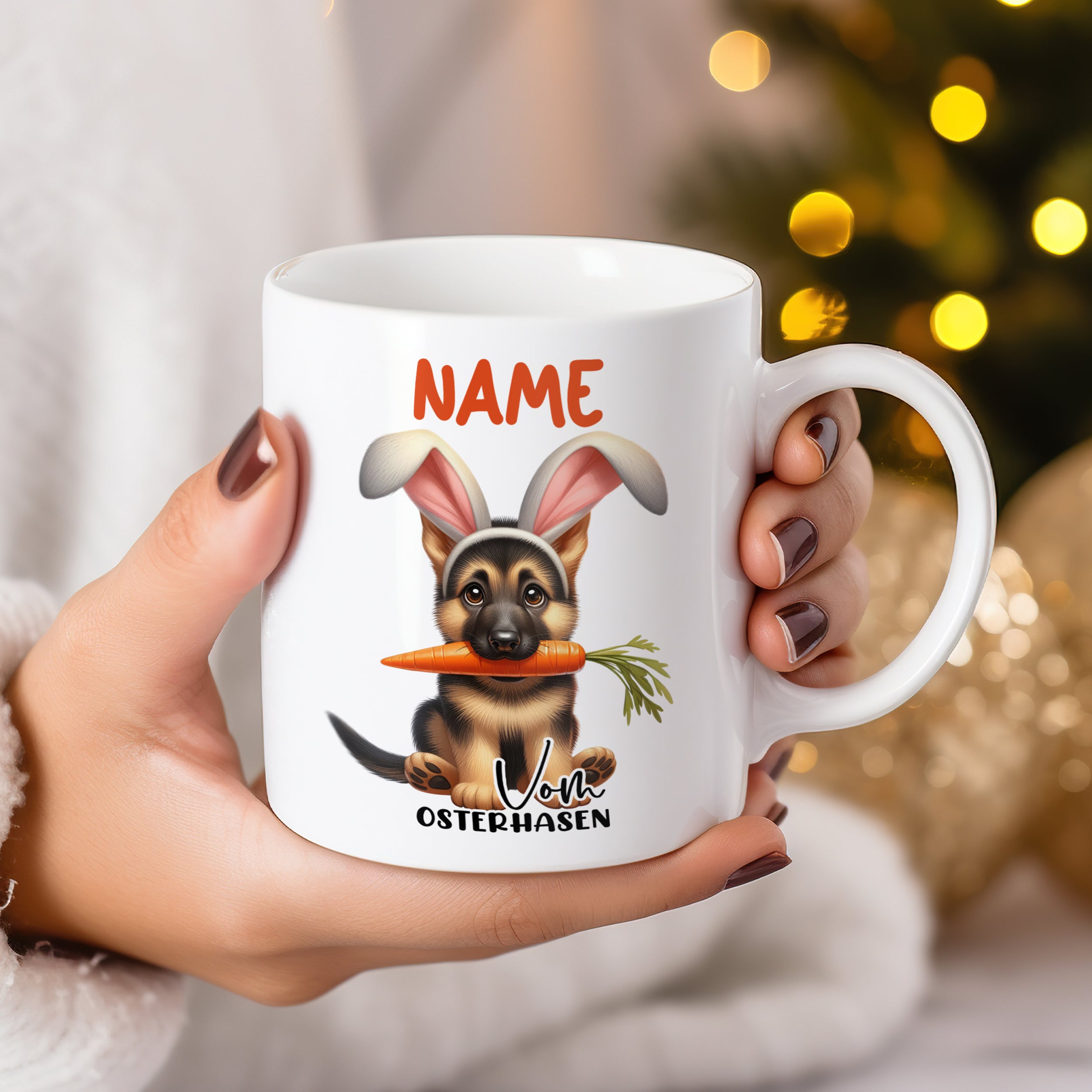 Tasse mit Hund im Hasenkostüm und Karotte, personalisierbar.