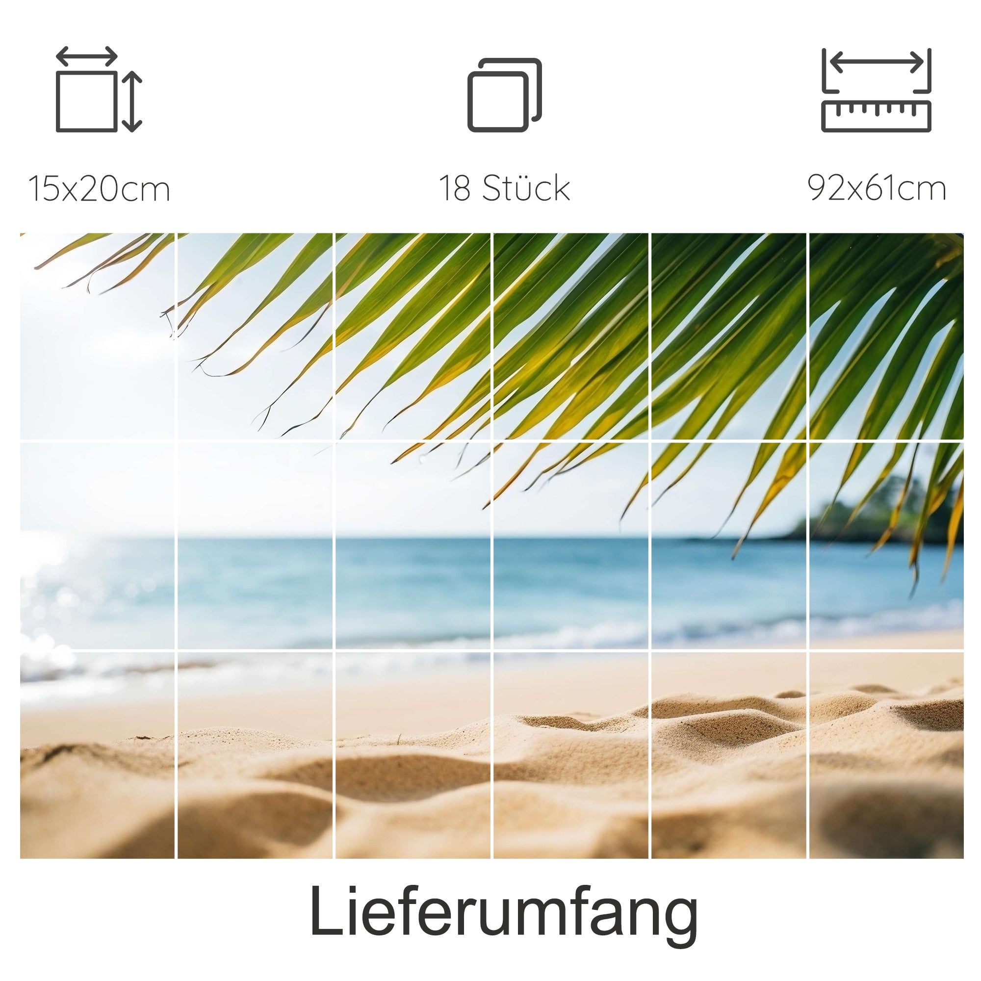 Strandmotiv mit Palmenblättern, Sand und Meer.