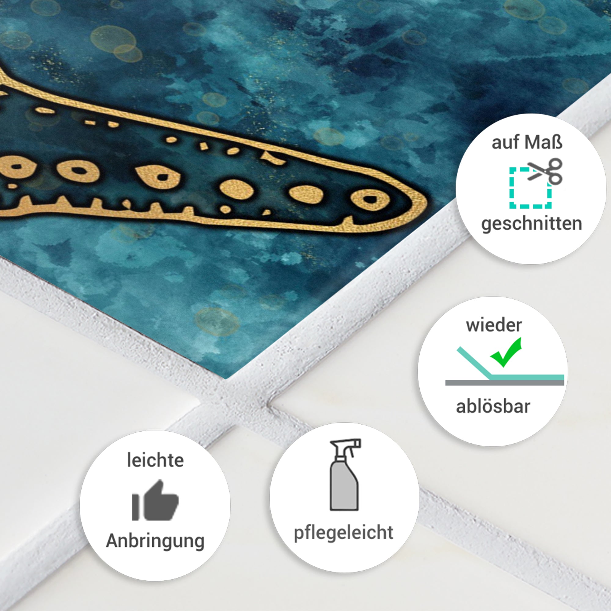 Blauer Wandbelag mit goldenen Akzenten und ablösbaren Eigenschaften.