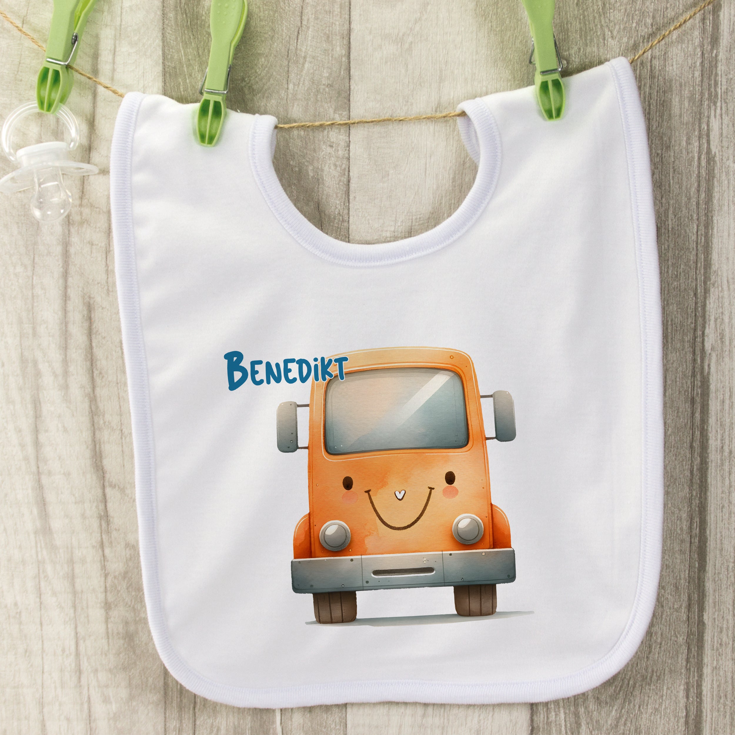 Baby Lätzchen mit süßem Auto