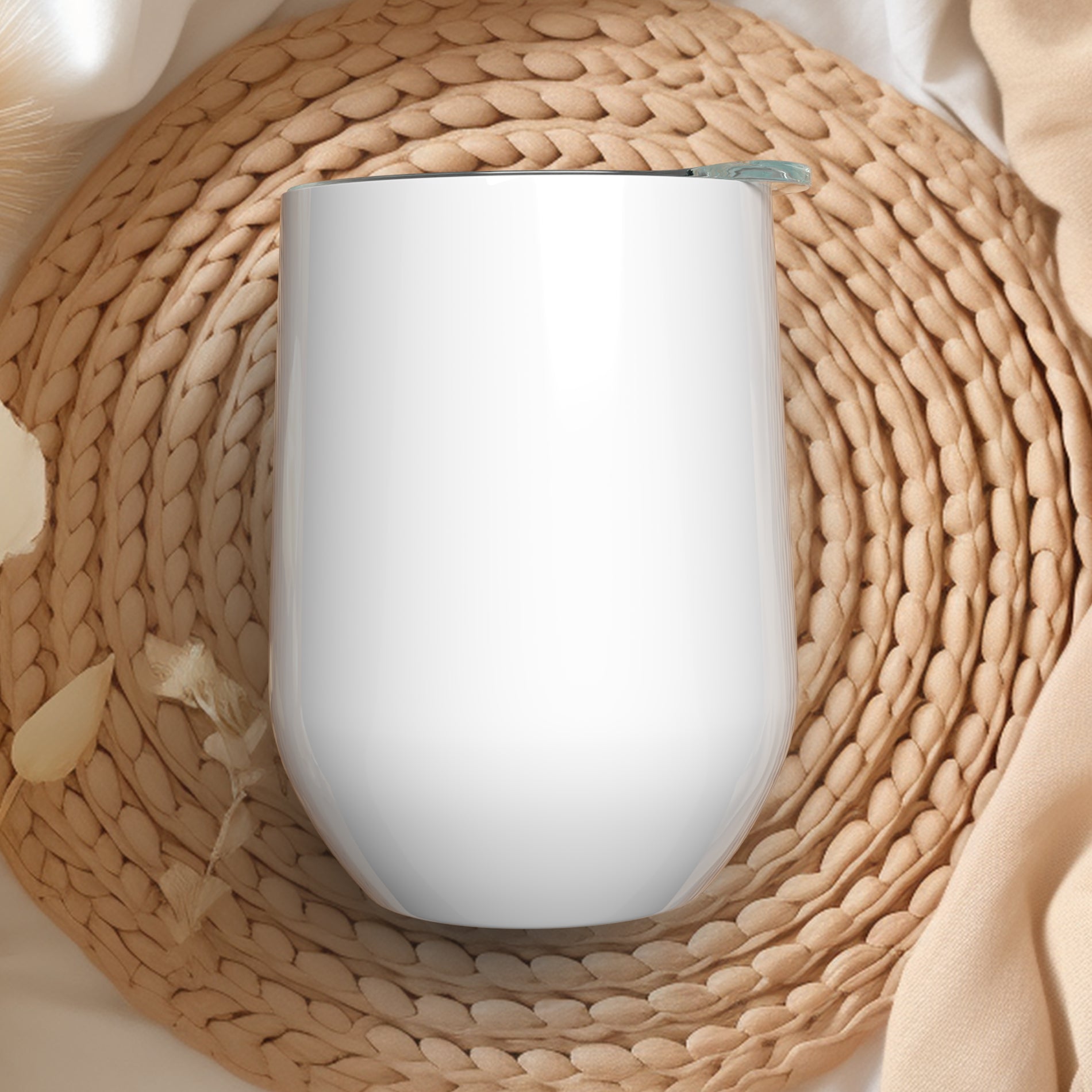 Weinbecher mit lustiger Huhn-Grafik