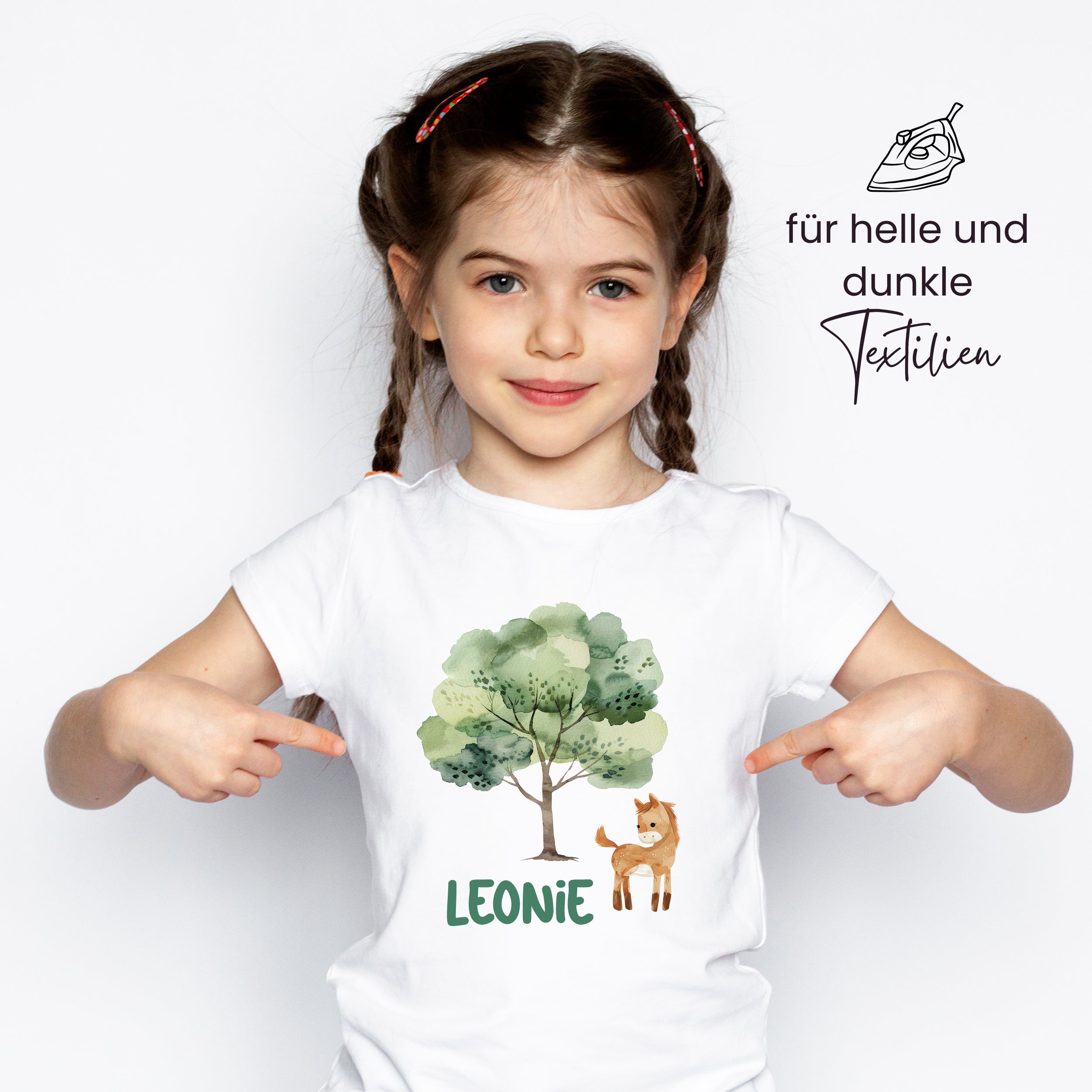 Weißes T-Shirt mit Baum und Fuchs, Name "LEONIE".