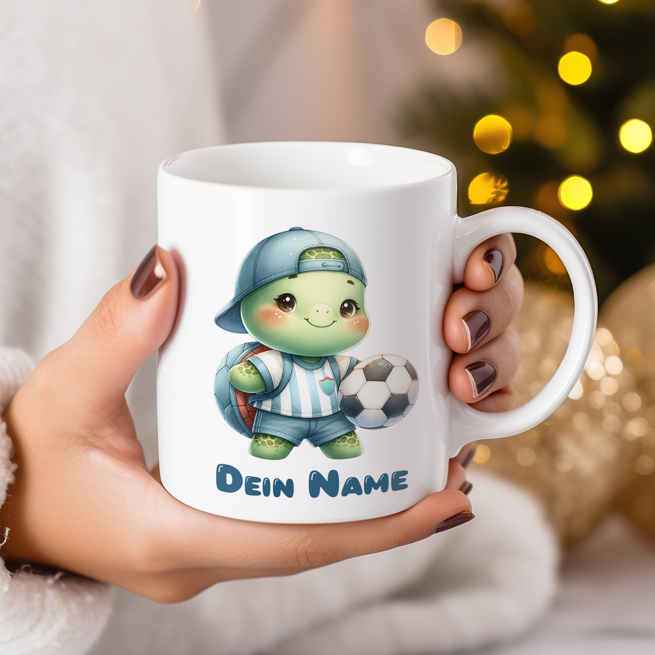 Tasse mit süßer Fußball-Schildkröte