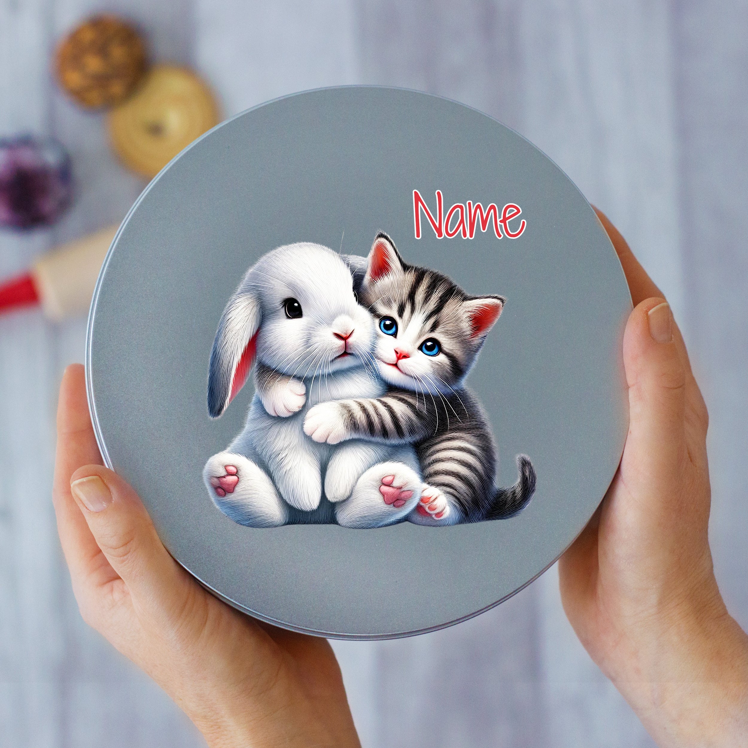 Keksdose mit Häschen und Kätzchen