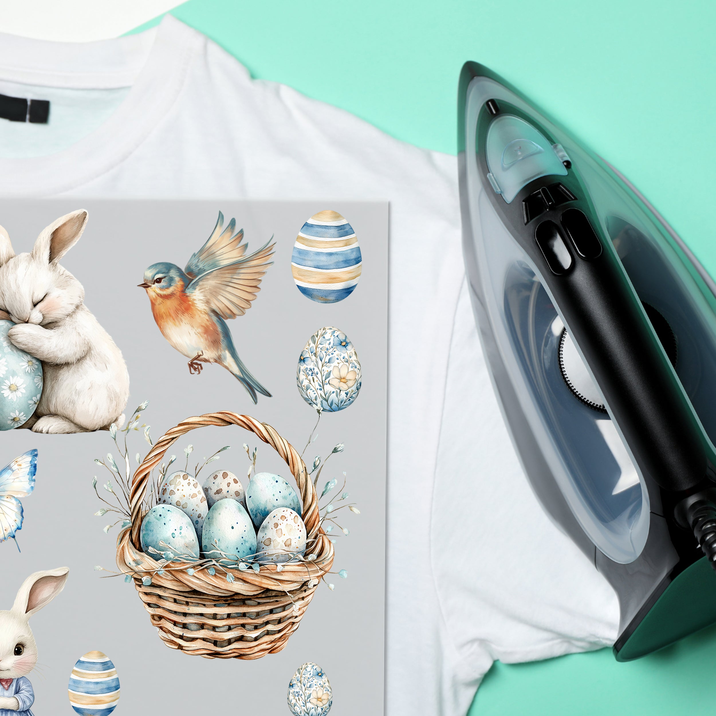 T-Shirt mit österlichen Motiven in Pastellfarben.