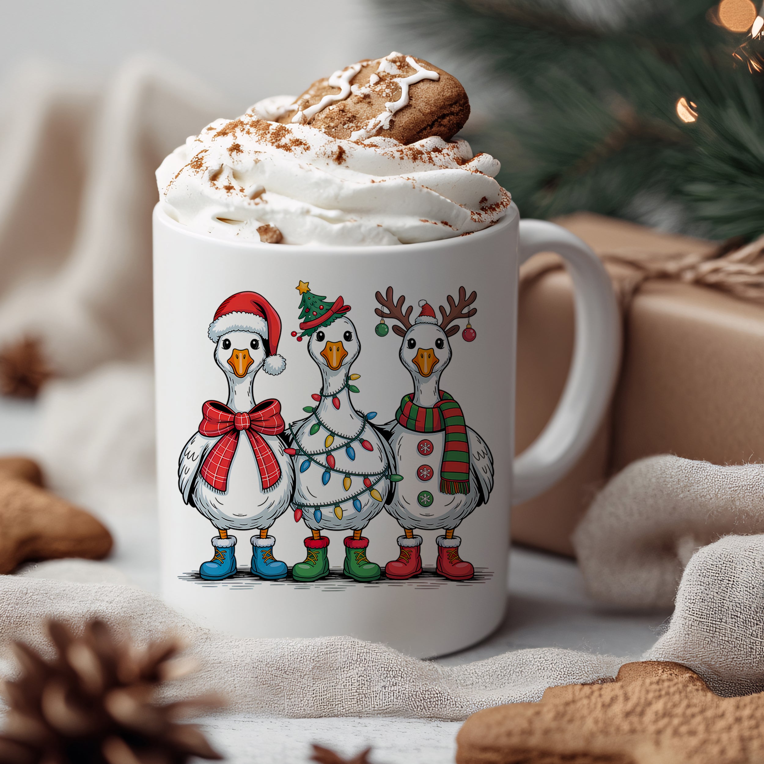 Weihnachtstasse mit fröhlichen Gänsen