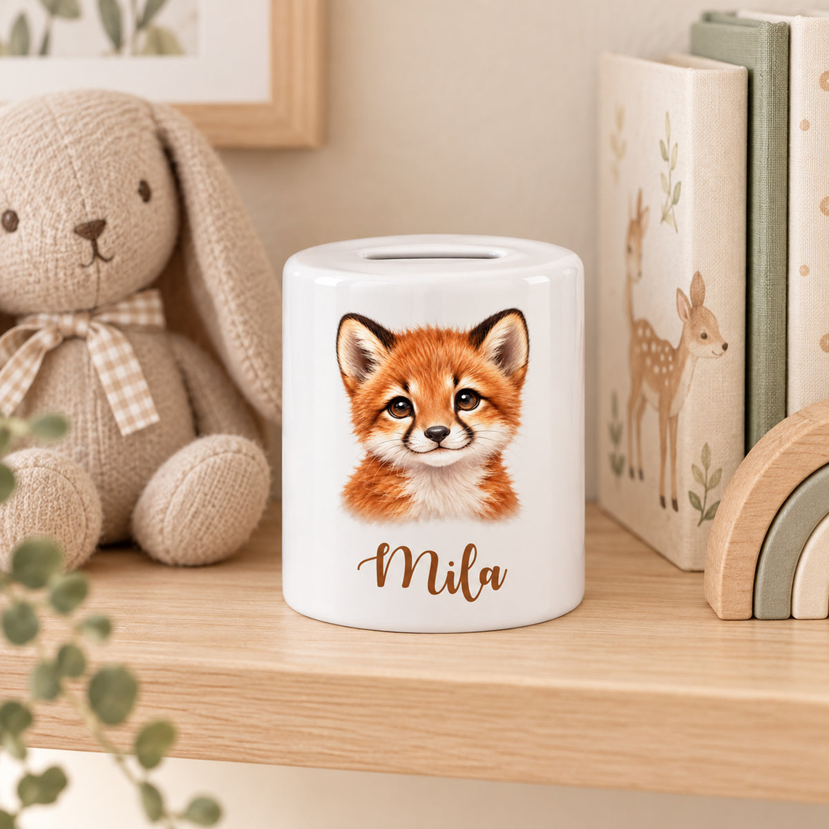 Spardose Fuchs mit Beispielname Mila: Im Kinderzimmer