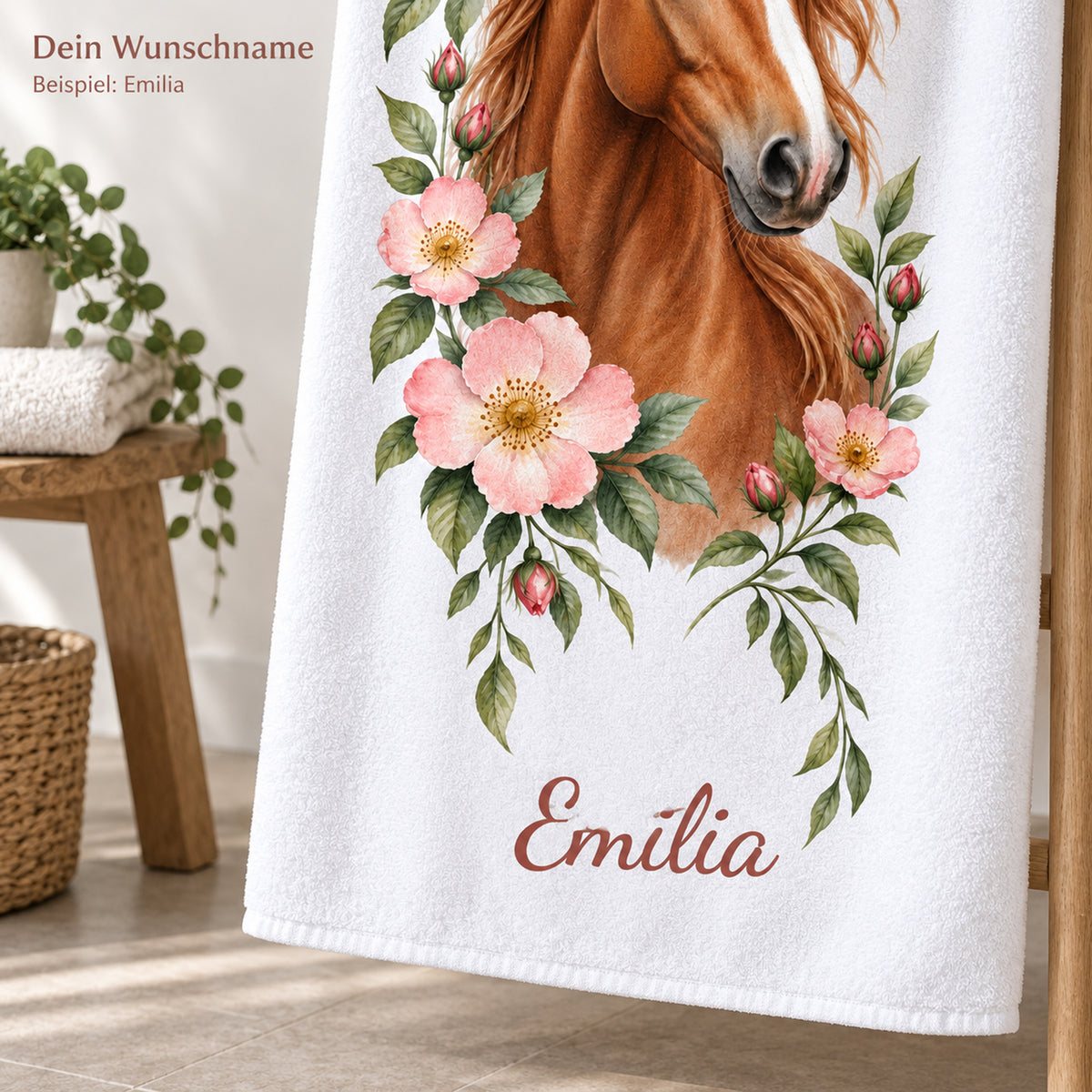Rosenpferd-Handtuch mit Wunschname – Produktansicht 5