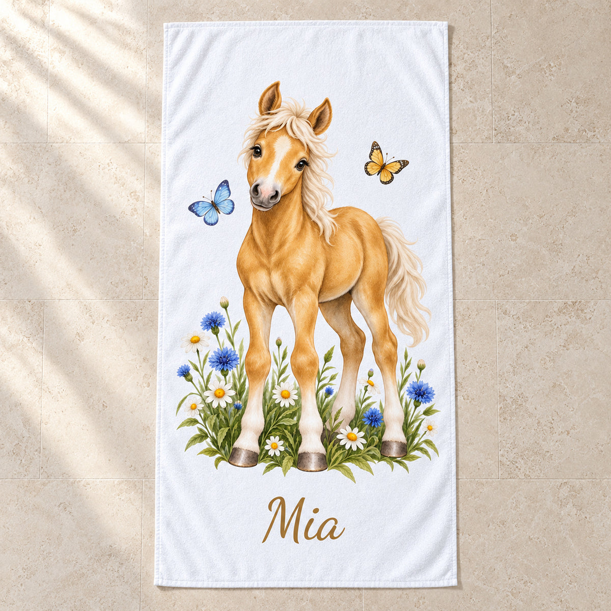 Handtuch mit Kleines Wiesenpony und Wunschname – Produktansicht 2