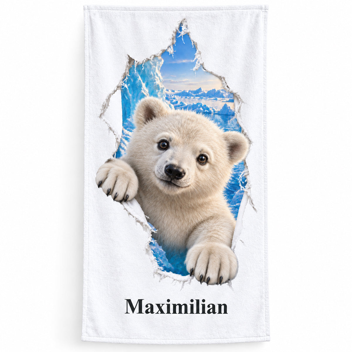 Weißes personalisiertes Handtuch mit Eisbär-Motiv in Stoffriss-Optik auf weißem Hintergrund