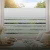 Fensterfolie mit Streifen als moderner Sichtschutz für Glasflächen