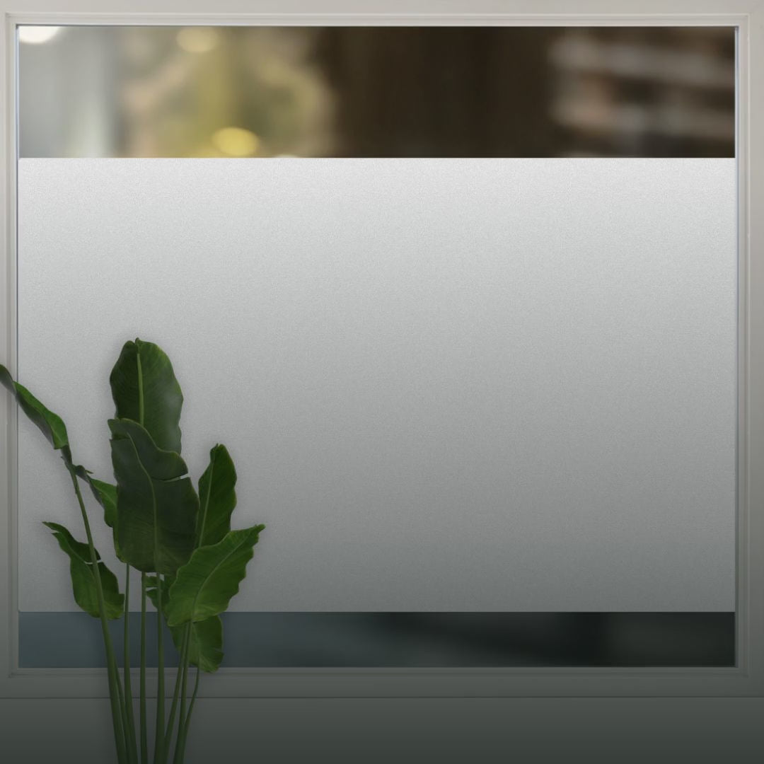 Milchglas Fensterfolie als blickdichter und lichtdurchlässiger Sichtschutz