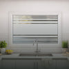 Fensterfolie Streifen als lichtdurchlässiger Sichtschutz für Glasflächen