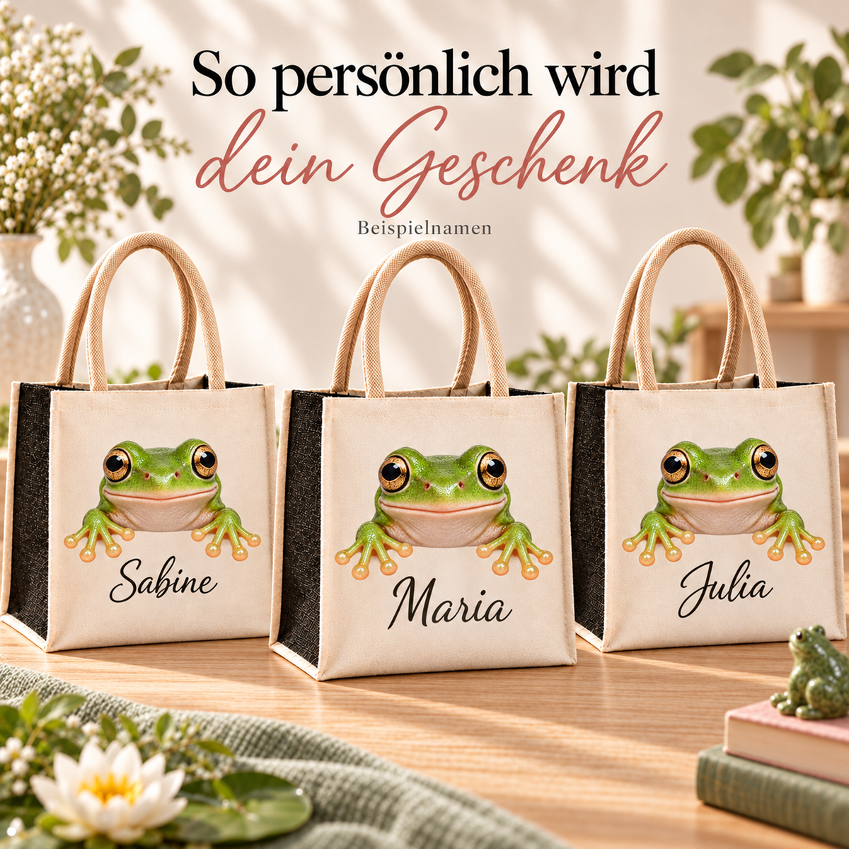 Einkaufstaschen mit gleichem Frosch-Motiv und unterschiedlichen Wunschnamen