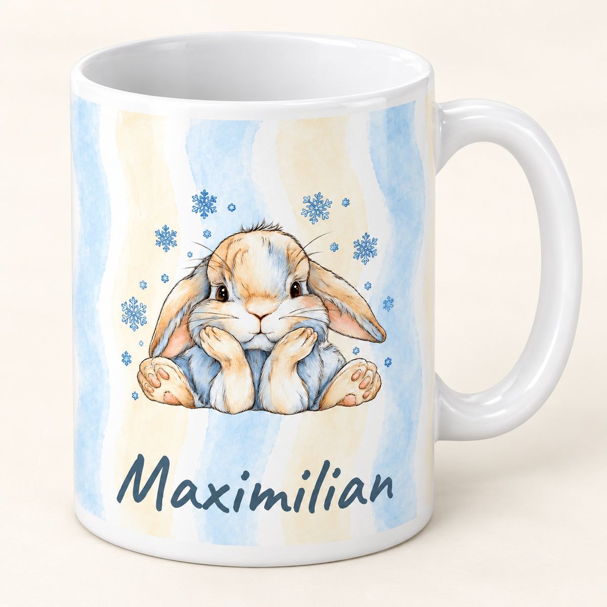 Personalisierte Wintertasse mit Hase – three-quarter