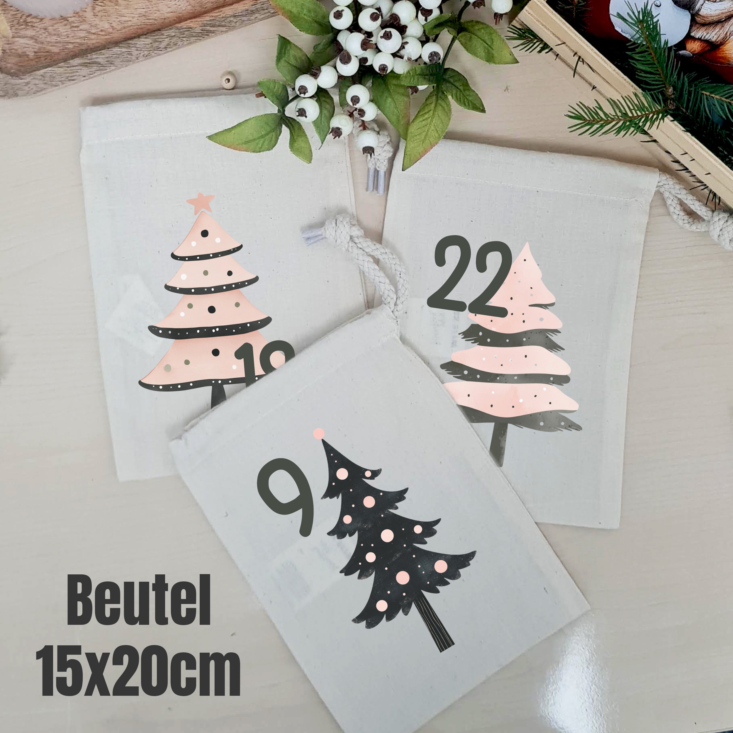 Naturfarbene Adventskalender-Beutel 15 × 20 cm mit roséfarbenen Weihnachtsbäumen